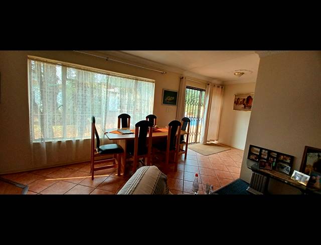 3 BEDROOM FREEHOLD FOR SALE IN KENLEAF